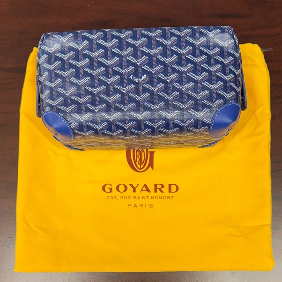Goyard Handbags - Goyard Navy and White Cosmetic Case